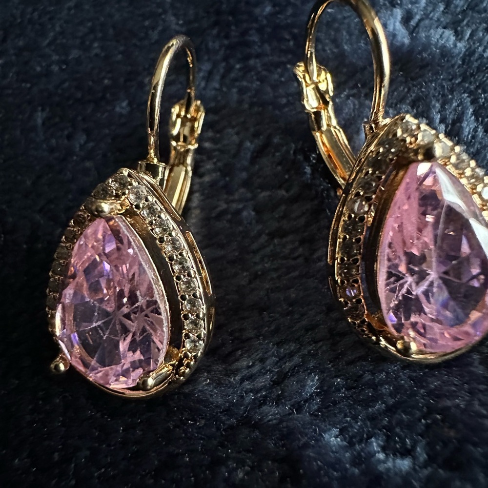 Elegant Pink and Gold Teardrop Earrings - Picture 5 of 9